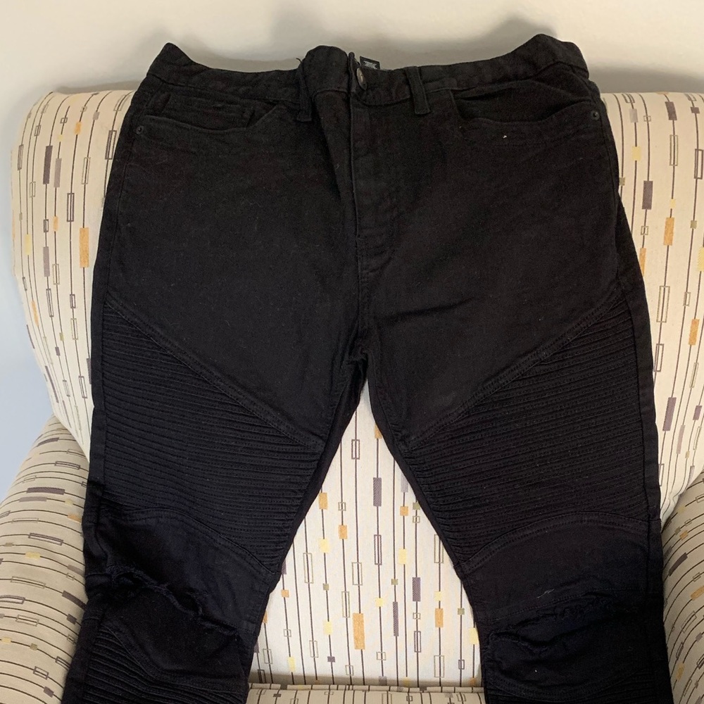 Forever 21 black distressed jeans